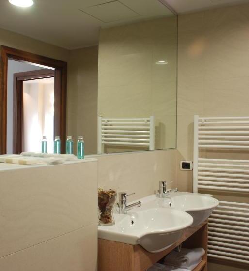 اتاق استاندارد, Capital