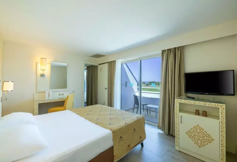 ファミリールーム, Crystal Admiral Resort Suites & Spa  Ultimate All Inclusive