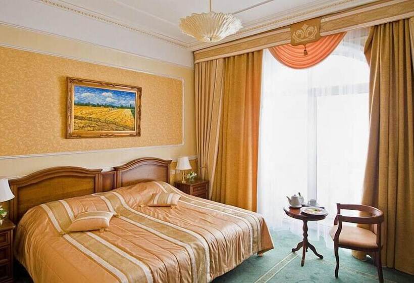 اتاق سوپریور با چشمانداز دریا, Grand Palace