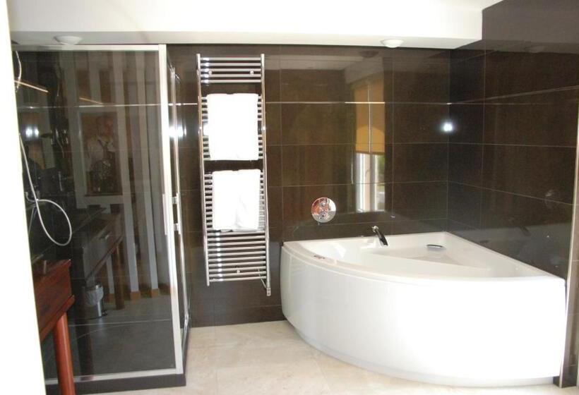 キングサイズベッドのデラックスルーム, Hôtel Ariane & Spa