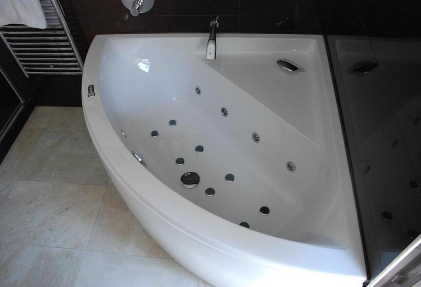 Номер Deluxe Кровать Кинг, Hôtel Ariane & Spa