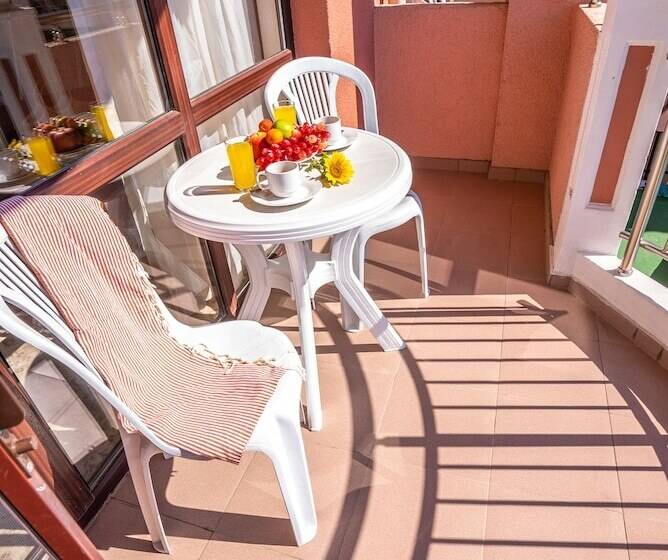 수피리어 룸, Izola Paradise