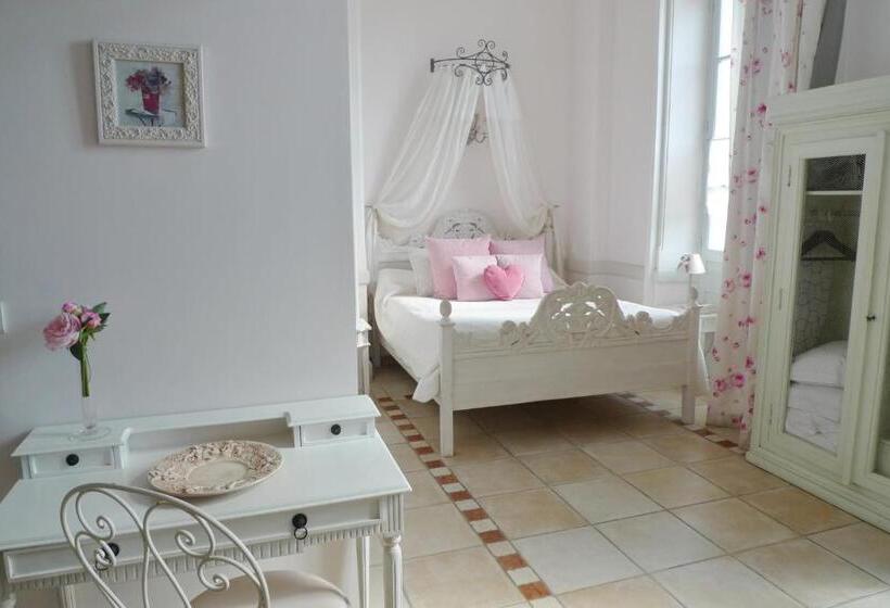 غرفة عائلية مطلّة علي حمام السباحة, L Orangeraie