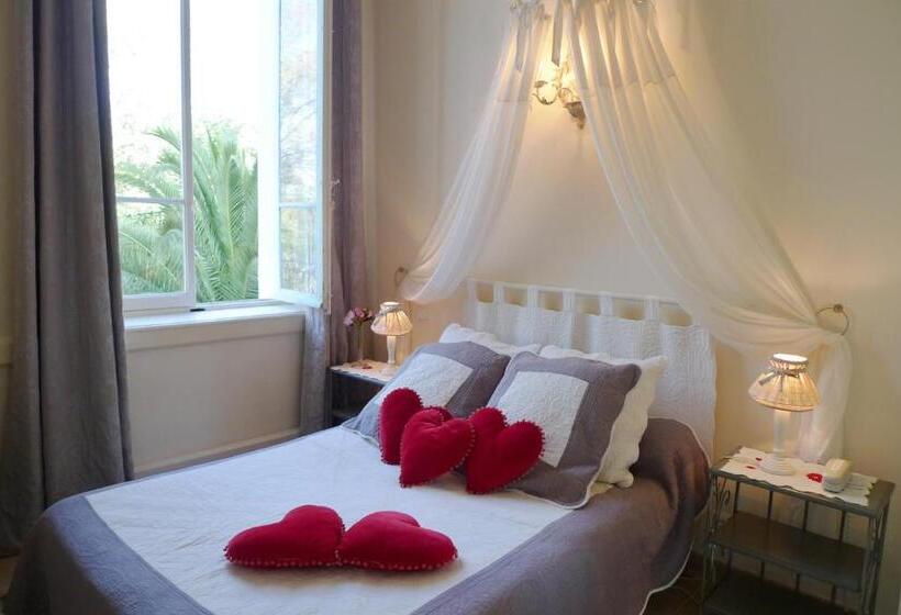 غرفة أساسية, L Orangeraie