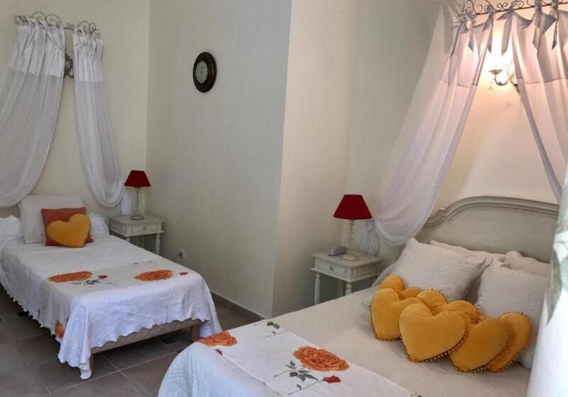 غرفة قياسية ثلاثية, L Orangeraie