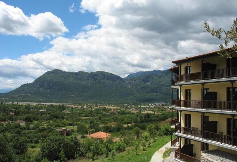 Четырехместный Номер Стандарт Вид на Сад, Meteora Hotel At Kastraki