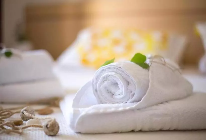 Standard Neljän Hengen Huone Puutarhanäkymä, Meteora Hotel At Kastraki