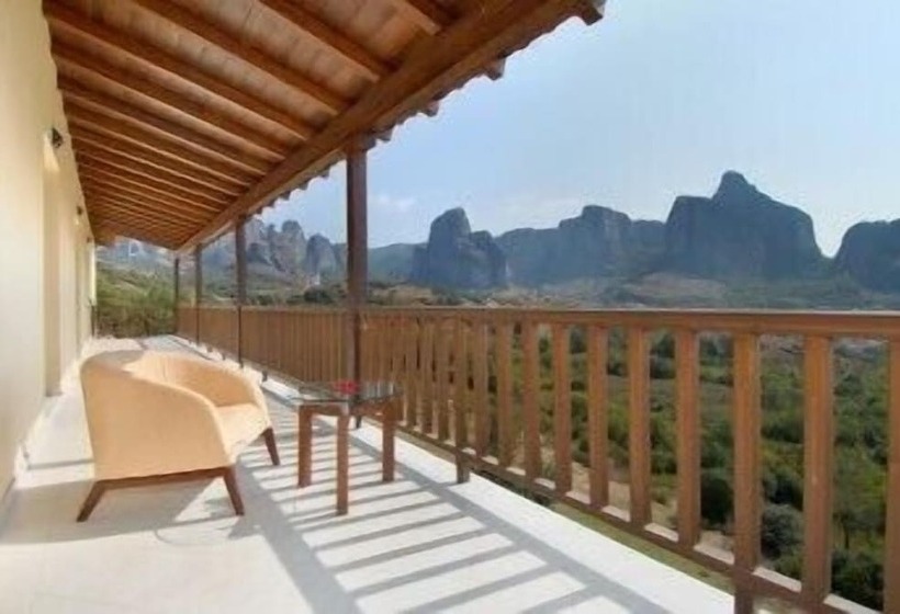 Трехместный Номер Стандарт с Видом, Meteora Hotel At Kastraki