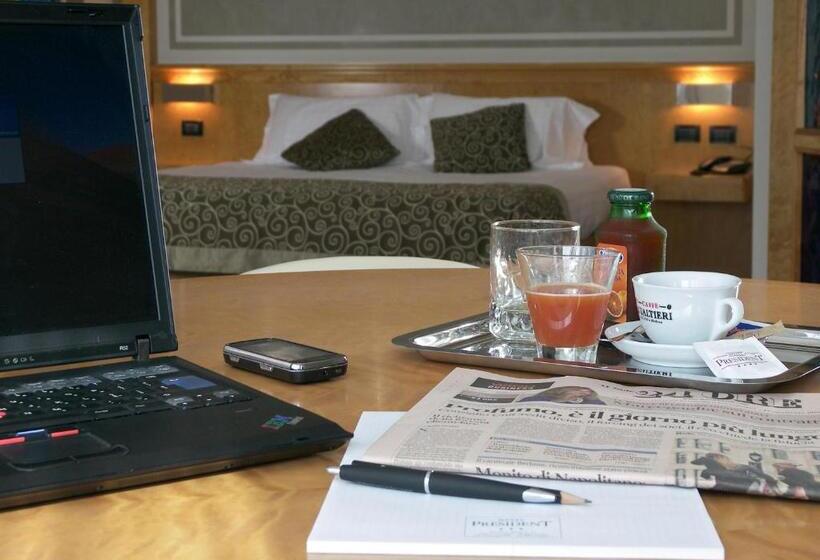 ジュニアスイート, President