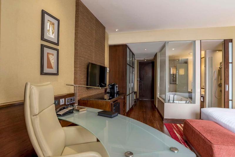 اتاق لوکس با تخت بزرگ, Hilton Bangkok Grande Asoke