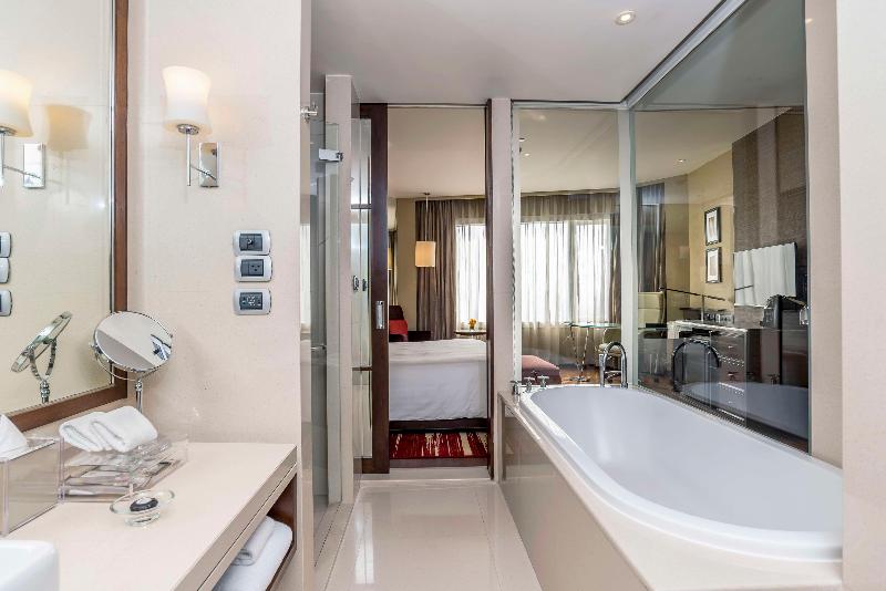اتاق لوکس با تخت بزرگ, Hilton Bangkok Grande Asoke