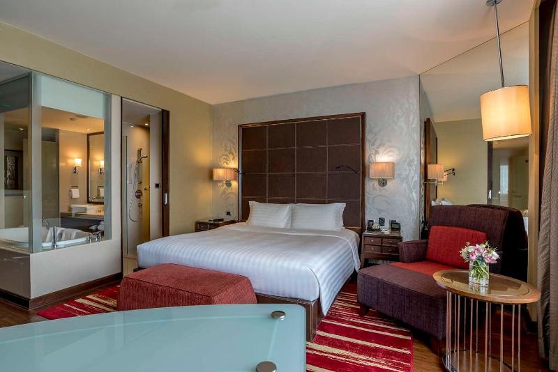 اتاق لوکس با تخت بزرگ, Hilton Bangkok Grande Asoke