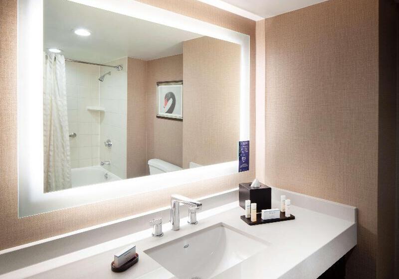 חדר סופריור, Thumrin Thana