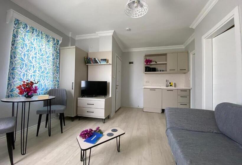 شقة غرفة واحدة, Merve Apartments, Your Home From Home In Central Bodrum, Street Cats Frequent The Property, Not All