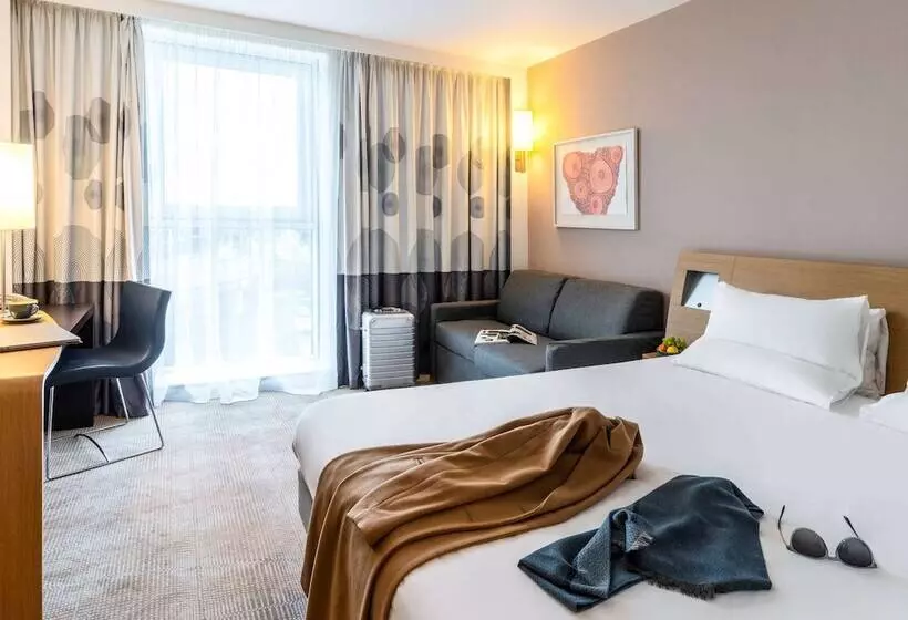 Deluxe Room, Novotel Edinburgh Park