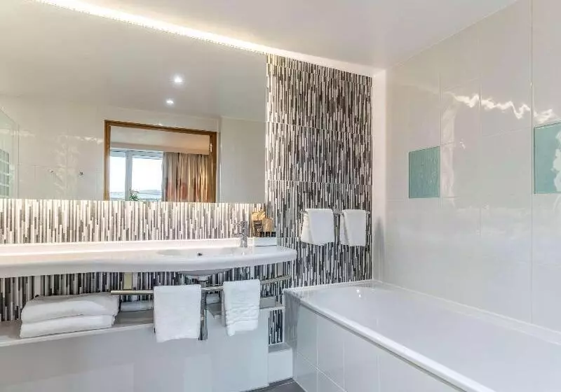 Deluxe Room, Novotel Edinburgh Park