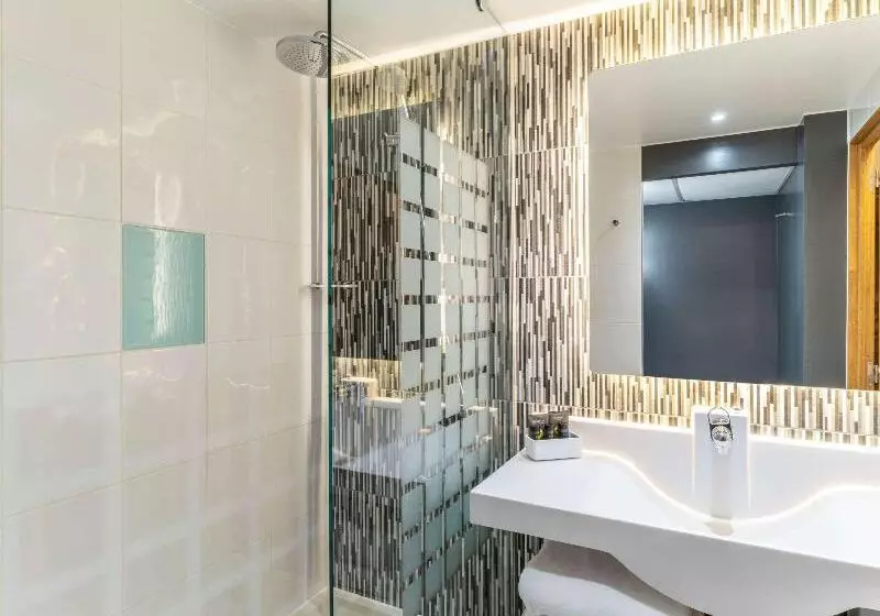 Deluxe Room, Novotel Edinburgh Park