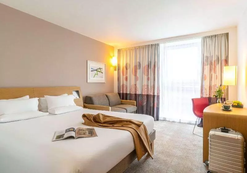 Deluxe Room, Novotel Edinburgh Park