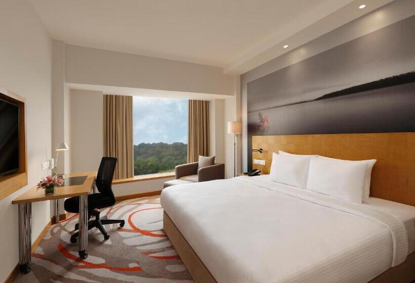 Номер Superior Кровать Куин, Novotel Hyderabad Convention Centre