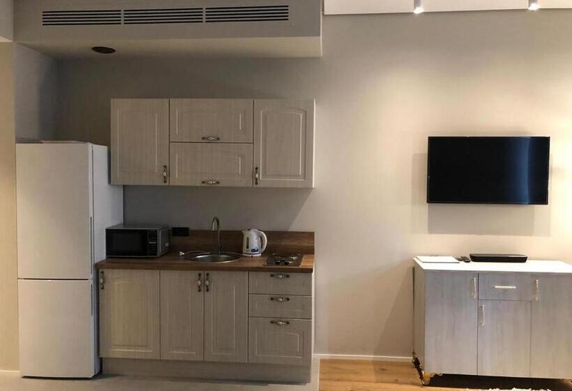 اتاق خانوادگی, Sea Breeze Lighthouse