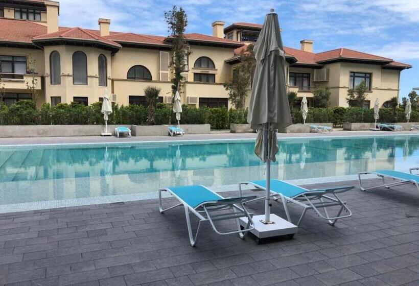 اتاق خانوادگی, Sea Breeze Lighthouse