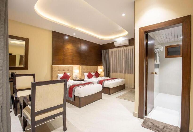 سوییت خانوادگی, Lumbini Palace Resort