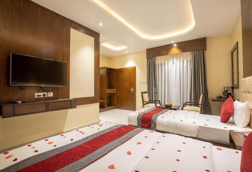 سوییت خانوادگی, Lumbini Palace Resort