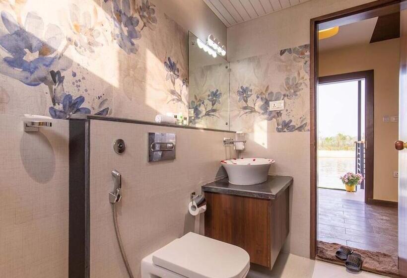 ویلای لوکس 1 خوابه, Lumbini Palace Resort