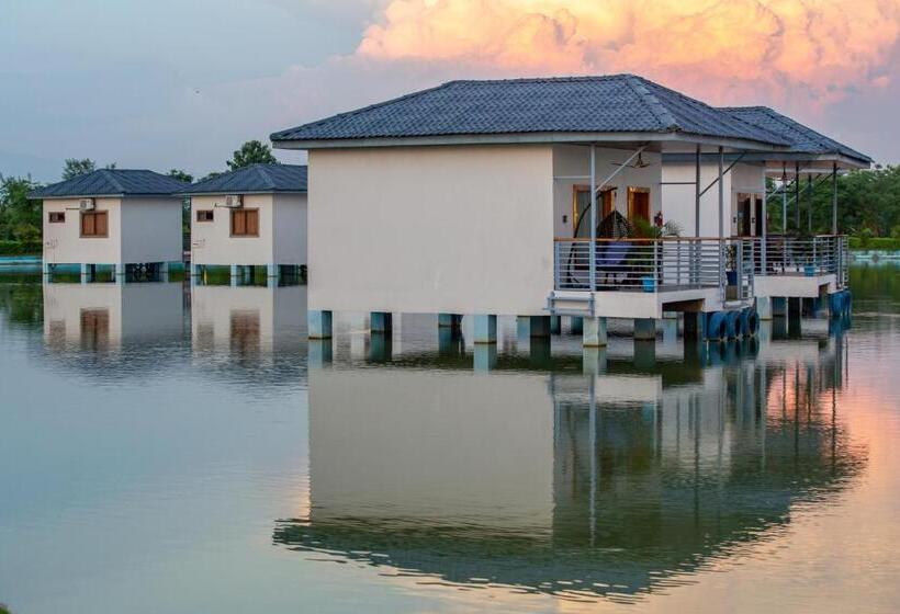 ویلای لوکس 1 خوابه, Lumbini Palace Resort