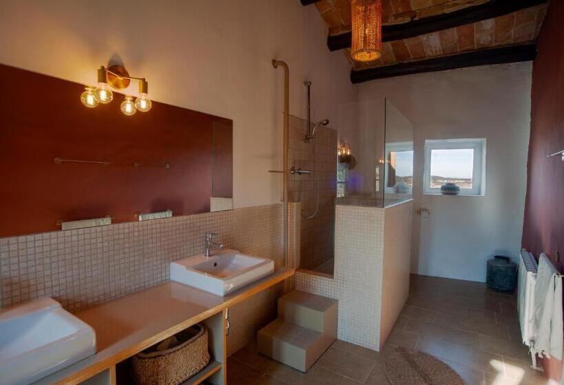 Четырехместный Номер Стандарт, Cal Mestre Casa Rural