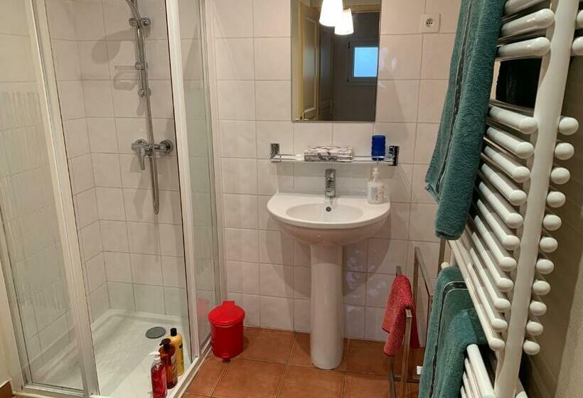 패밀리 스위트, Domaine De Ris