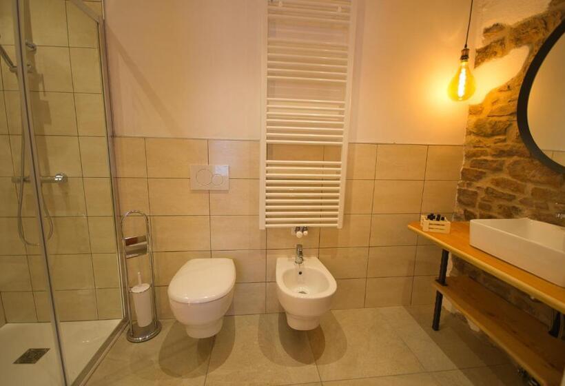 غرفة قياسية مزوَّدة بشُرفة, B&b Paganella Flabbi's Family