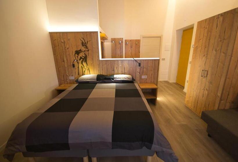 غرفة قياسية ثلاثية مزودة بشرفة, B&b Paganella Flabbi's Family