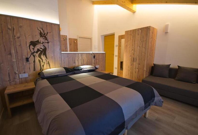 غرفة قياسية ثلاثية مزودة بشرفة, B&b Paganella Flabbi's Family