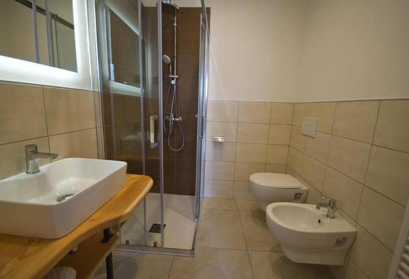 غرفة إقتصادية, B&b Paganella Flabbi's Family