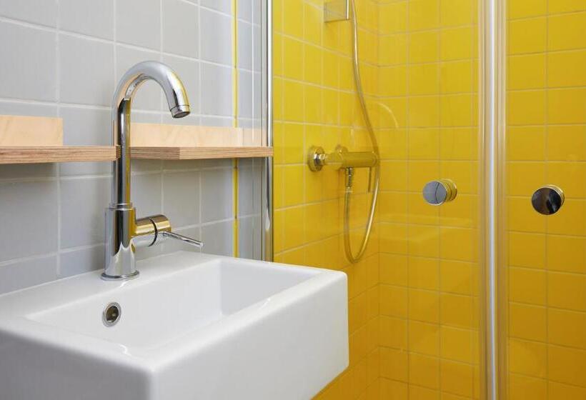 スタンダード４人部屋, Cosmiques Hotel   Centre Chamonix