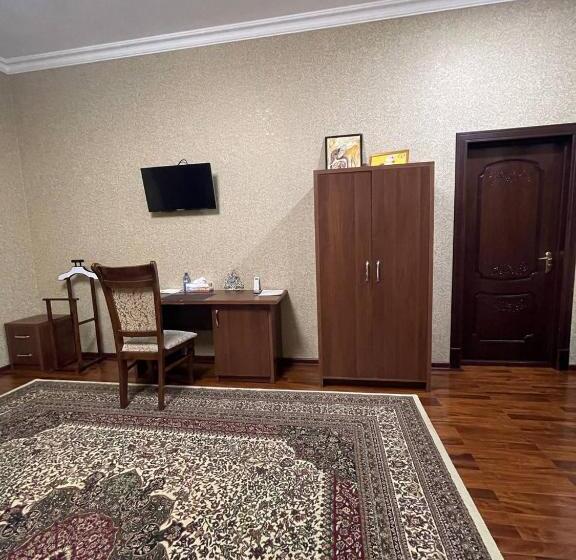 חדר סופריור, Vardonze