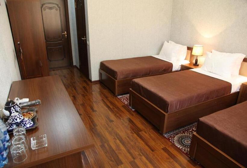 חדר סופריור לשלושה, Vardonze