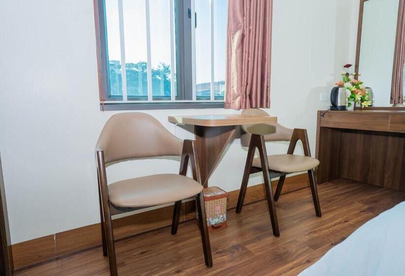 اتاق استاندارد با چشمانداز, Khách Sạn Hoàng Yến