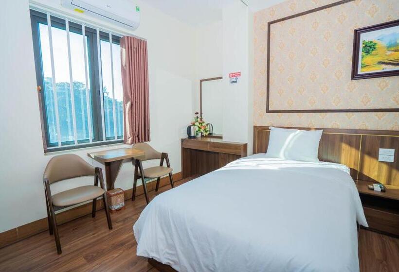 اتاق استاندارد با چشمانداز, Khách Sạn Hoàng Yến