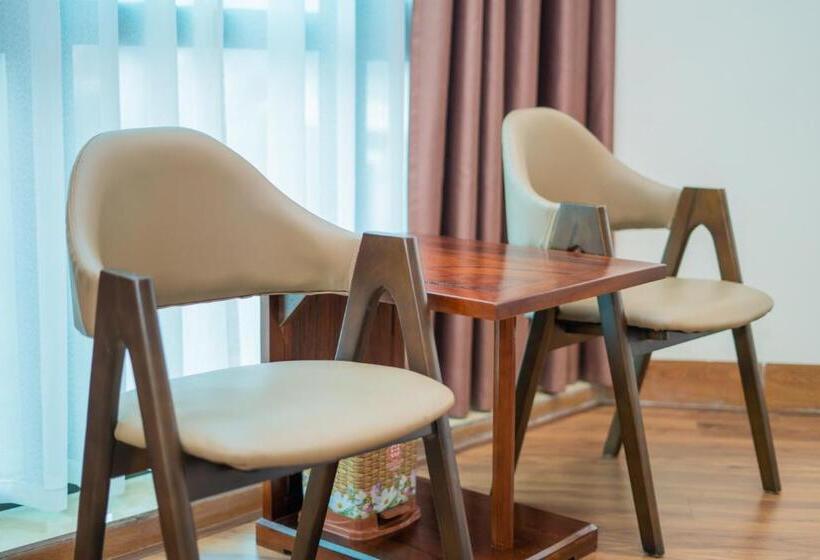 اتاق لوکس خانوادگی, Khách Sạn Hoàng Yến