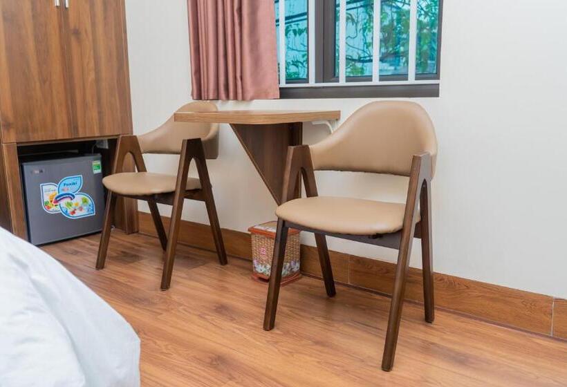 اتاق استاندارد با تخت بزرگ, Khách Sạn Hoàng Yến