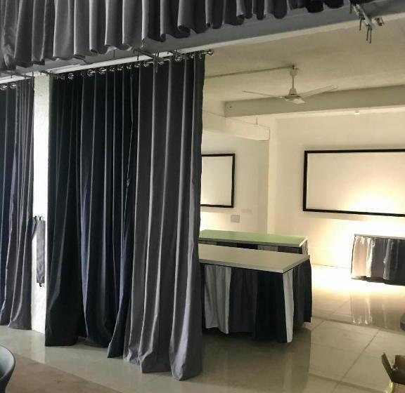 Номер Deluxe, Niasha