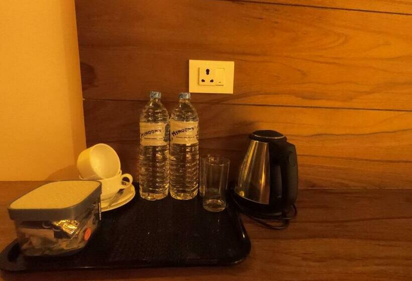 سوییت جونیور با بالکن, The Wild Trails Munnar Resort