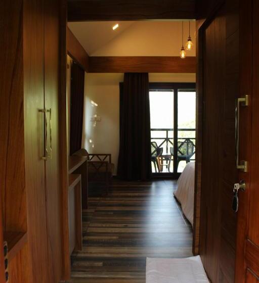سوییت خانوادگی, The Wild Trails Munnar Resort