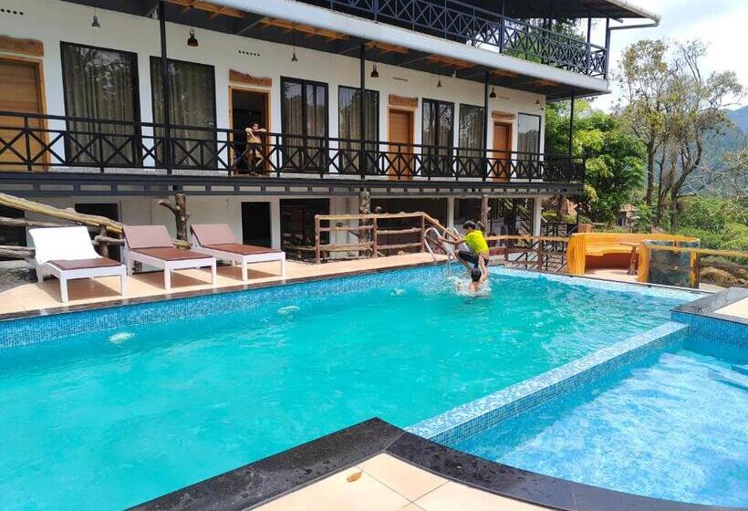 سوییت خانوادگی, The Wild Trails Munnar Resort