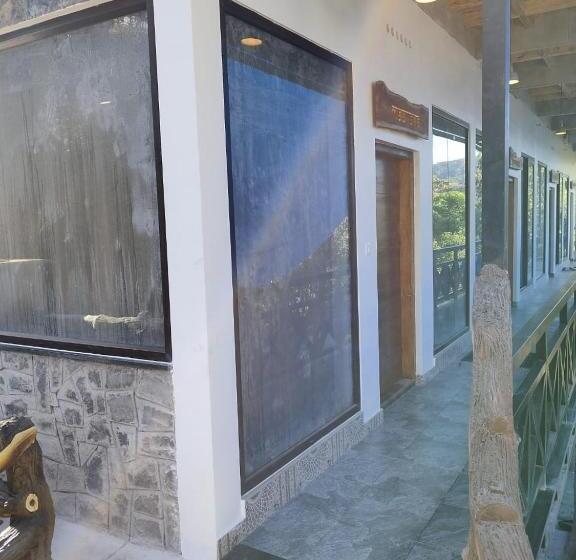 سوئیت 2 خوابه, The Wild Trails Munnar Resort