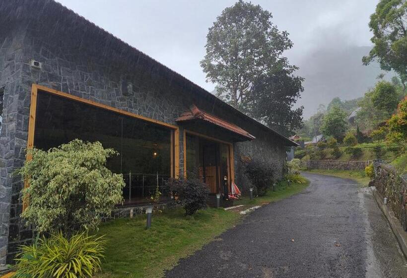 سوییت جونیور با بالکن, The Wild Trails Munnar Resort
