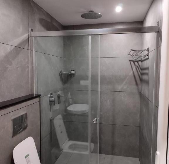 سوئیت 2 خوابه, The Wild Trails Munnar Resort