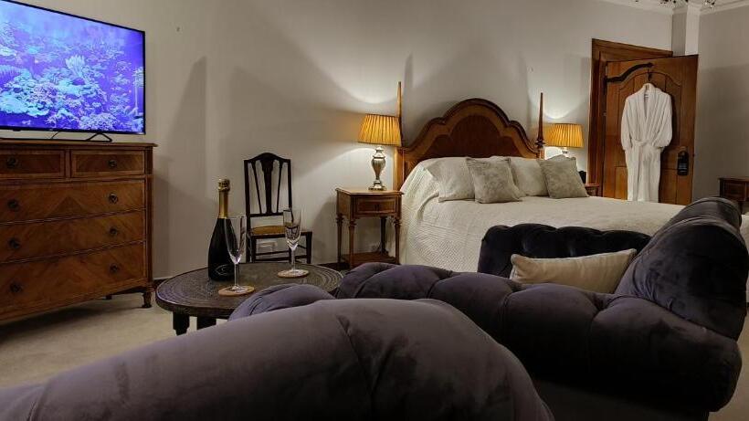 带大床的高级房间, Luxury Bed And Breakfast At Bossington Hall In Exmoor, Somerset